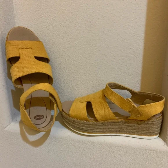 Shoes, “Dr.Scholl’s” - Picture 1 of 8